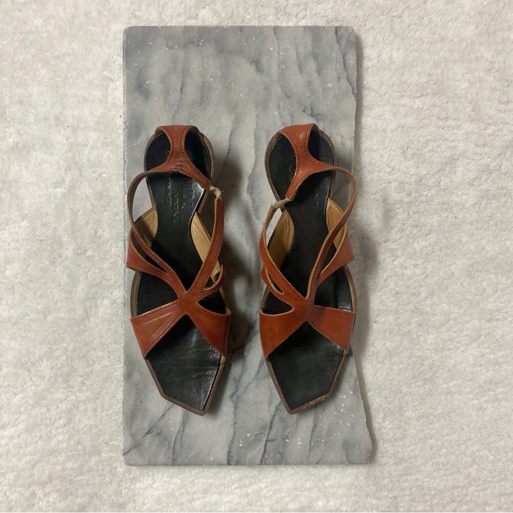 Cydwoq Sandals Low Heel Architectural Orange Leather Size 6